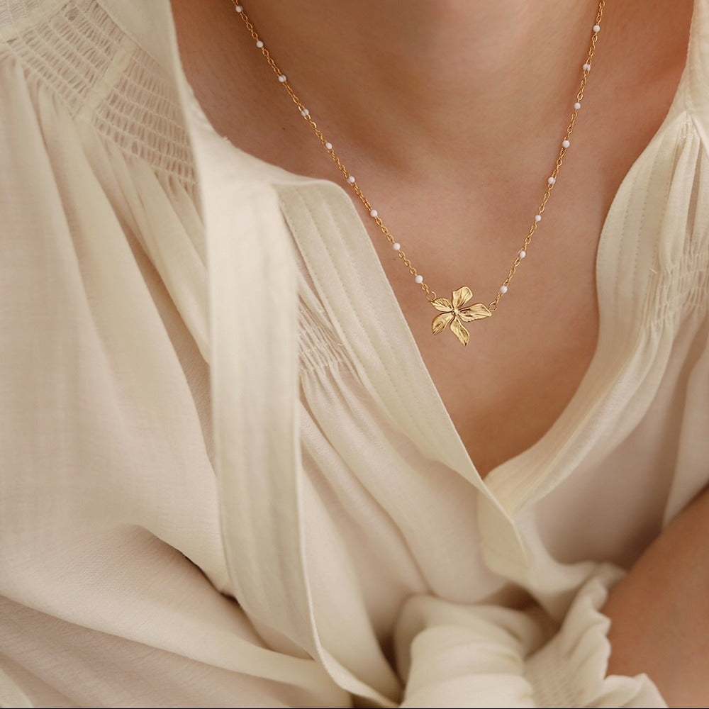 Flower necklace 18k gold plated stainless steel