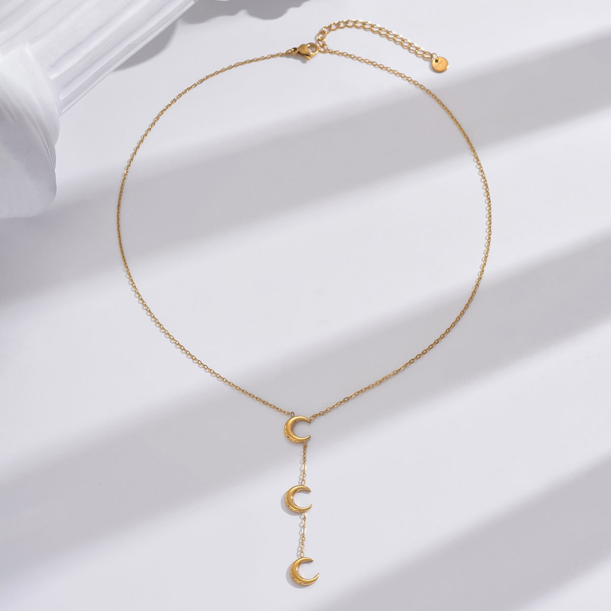 Moon chain necklace stainless steel gold
