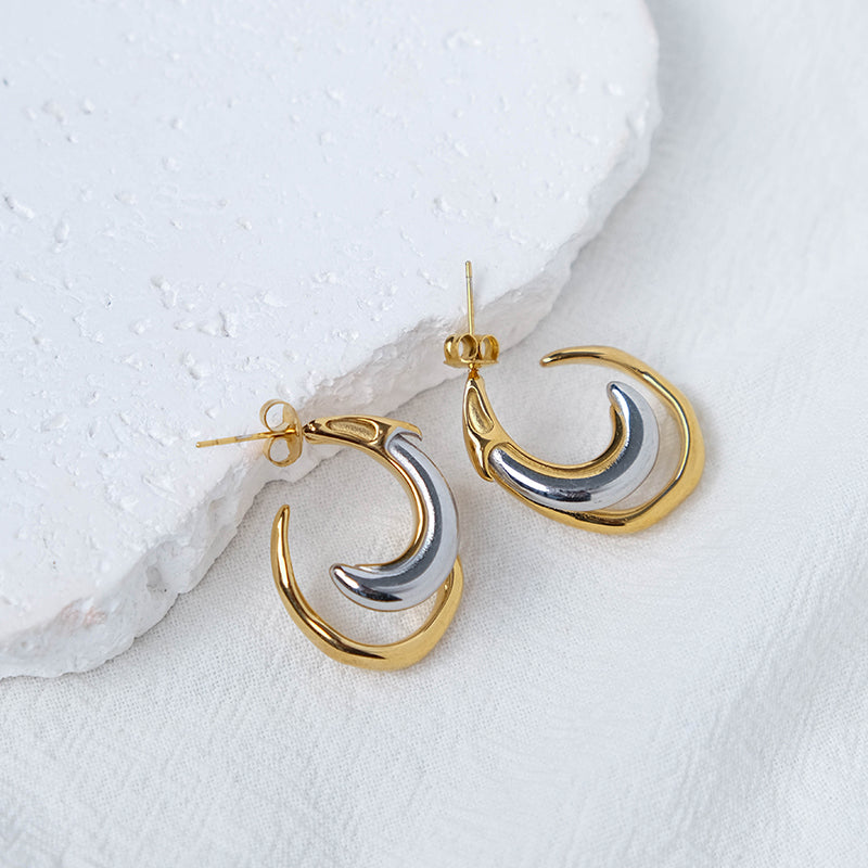 Moon shaped Earrings Gold