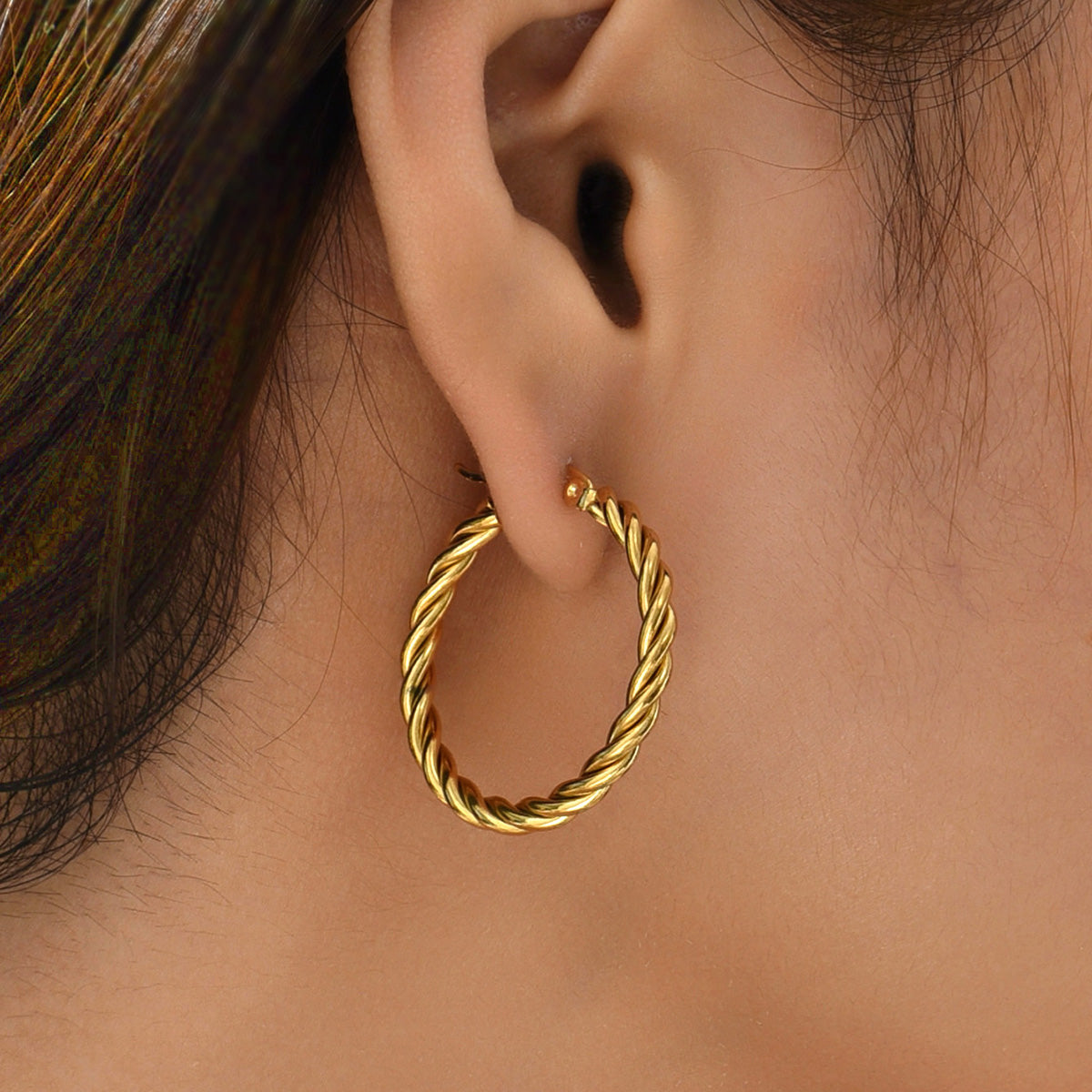 Twist Hoop Earrings – 18K Gold-Plated Stainless Steel