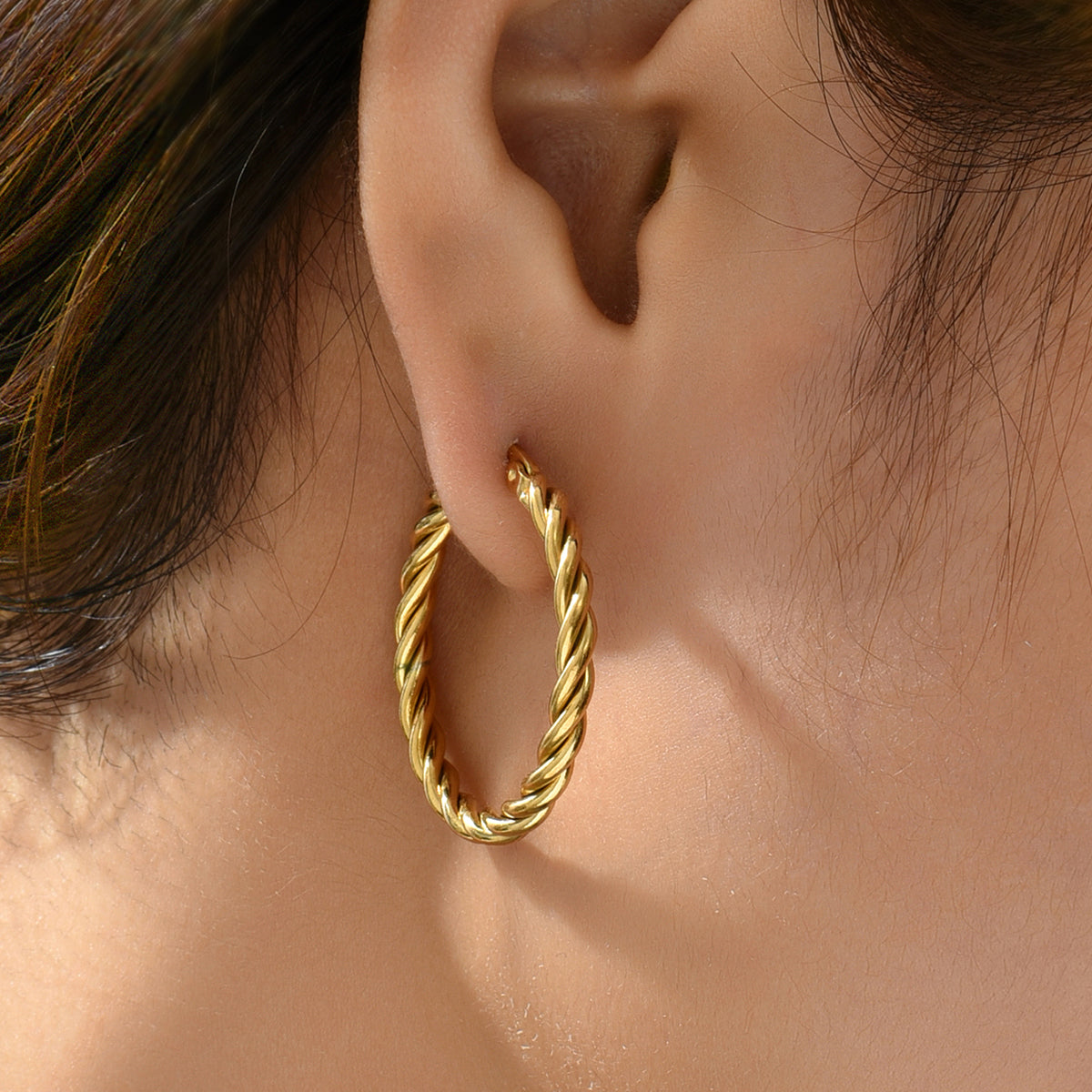 Twist Hoop Earrings – 18K Gold-Plated Stainless Steel