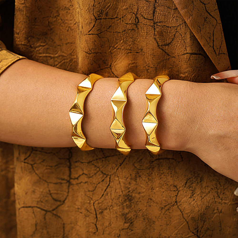 Women 18K Gold-Plated Chunky Copper Bangle