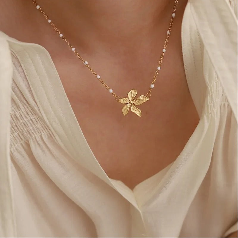 Women Flower necklace 18k gold plated stainless steel