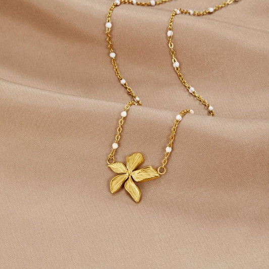 lily necklace 18k gold plated stainless steel